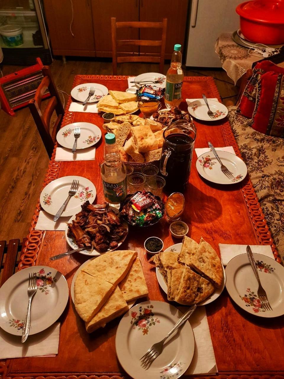 Guest House Buba Ушґулі Екстер'єр фото